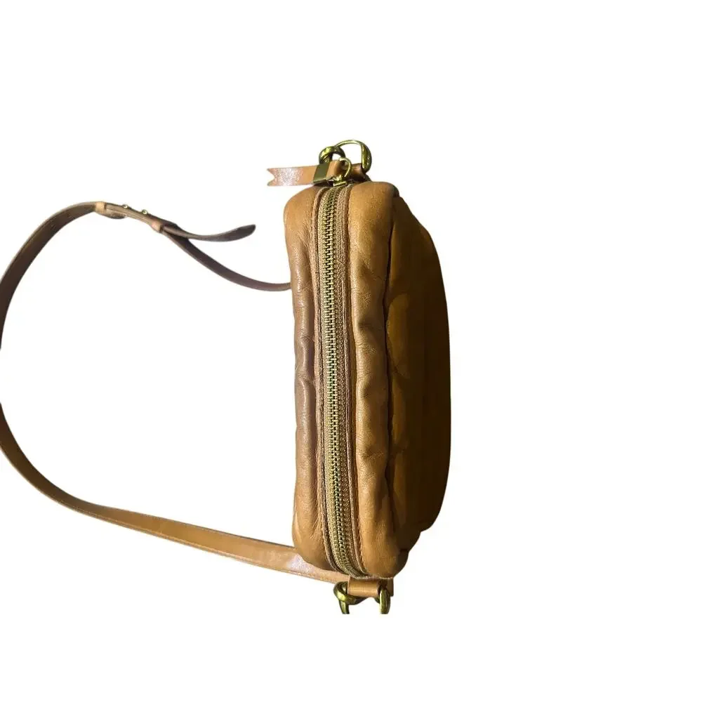 Madewell The Transport Camera Bag: Puff Edition in Warm Hickory Brown